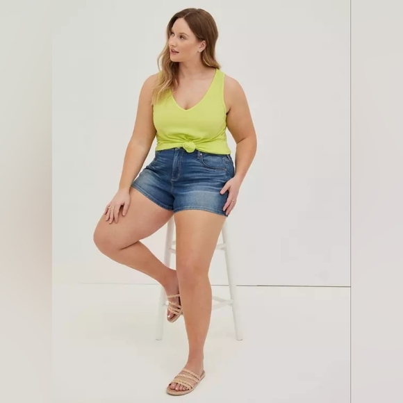 Torrid Girlfriend Jersey Key Lime Classic Fit V-neck Tee 3x New NWT - Picture 1 of 8